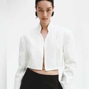 H&M STUDIO COLLECTION SPRING 2026
LINEN-BLEND BOLERO WHITE JACKET